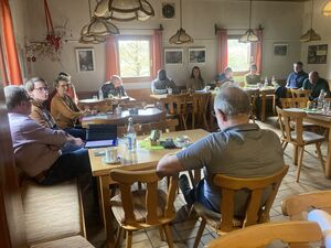 Erstes Treffen im Hasenloch